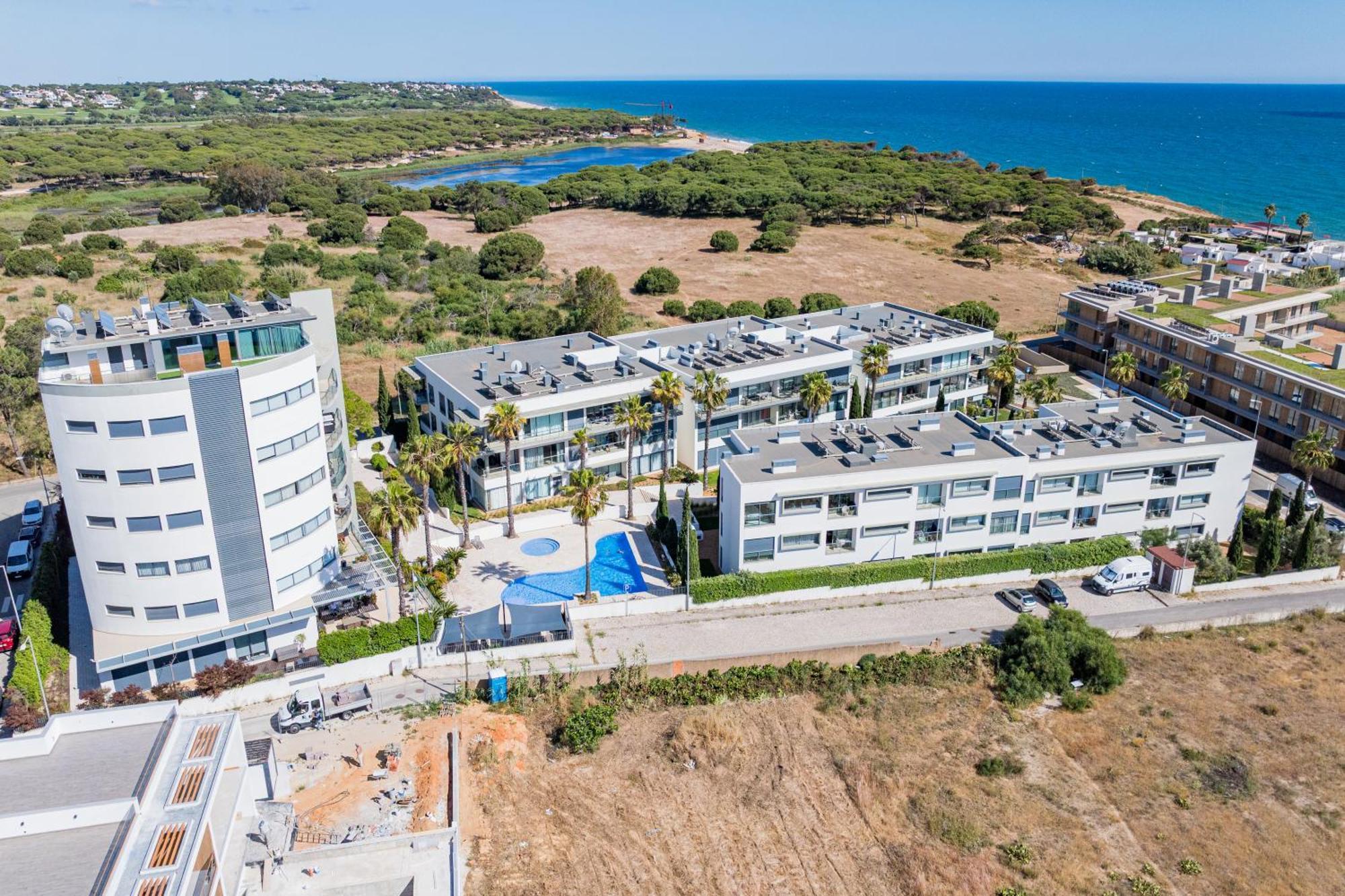Cavalo Preto Luxury Beach Apartment By Golden Zenith Quarteira Dış mekan fotoğraf